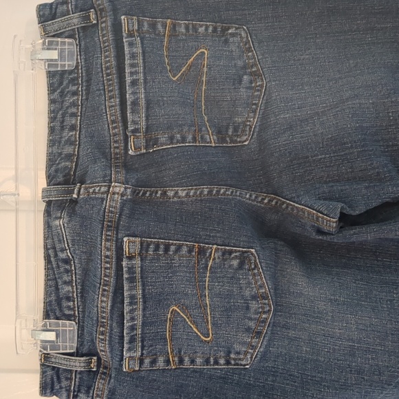 Blue Jean Capris - Picture 2 of 3